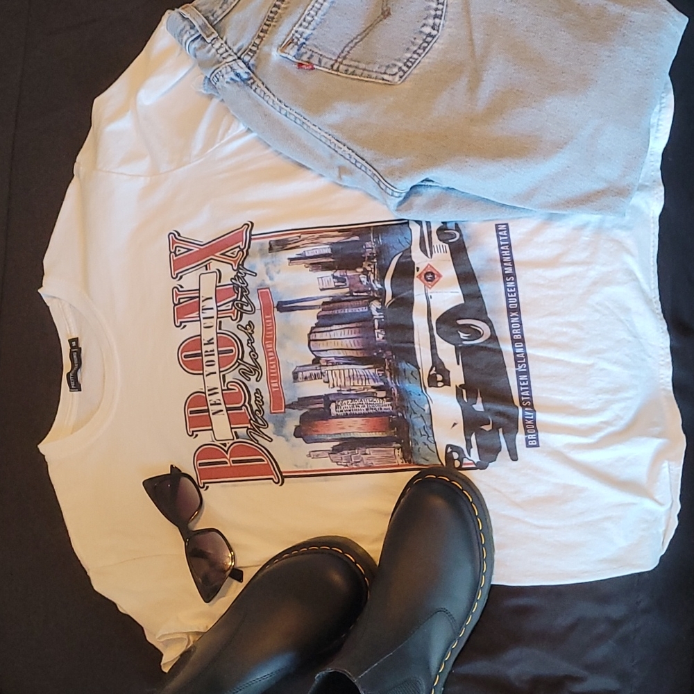 Prettylittlething graphic tee